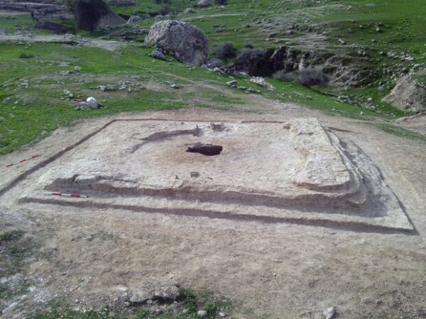 کشف قبر نوزاد در محوطه چمشیر