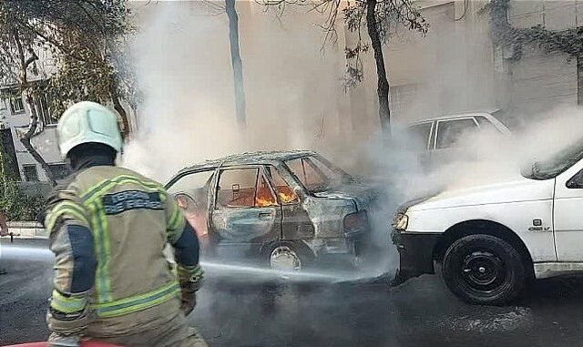 یک پراید در جنوب تهران آتش گرفت